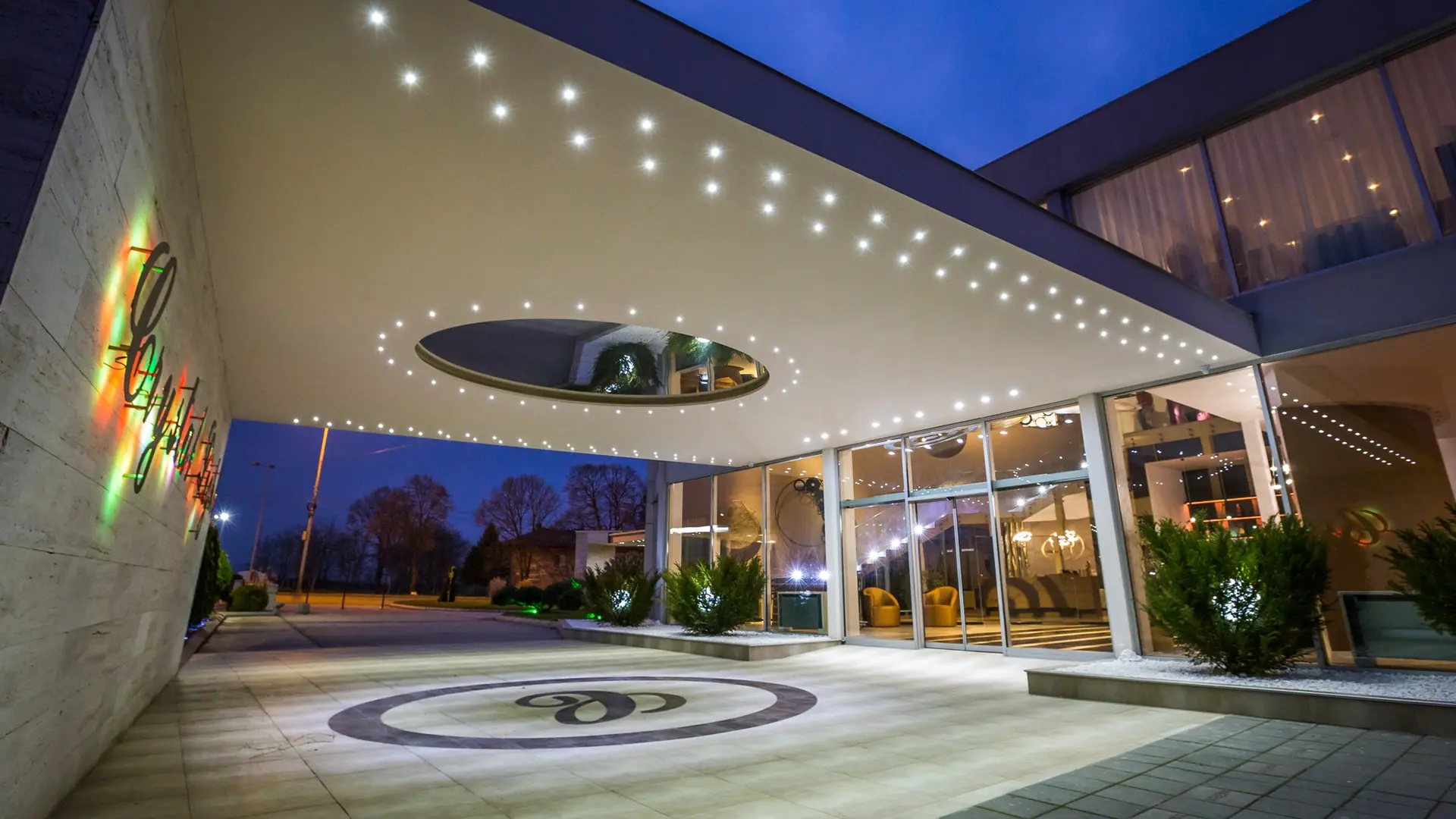 Hotel Crystal Light